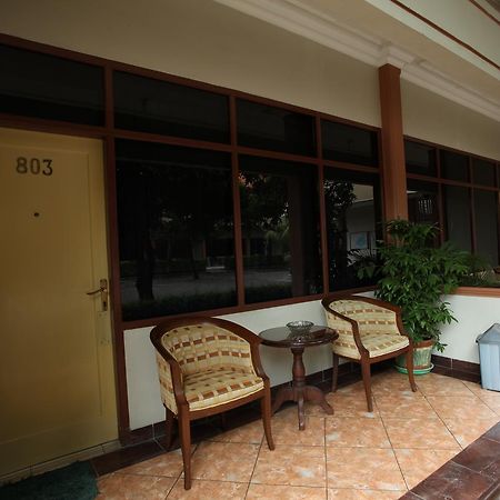 Langensari Hotel Сиребон Екстериор снимка