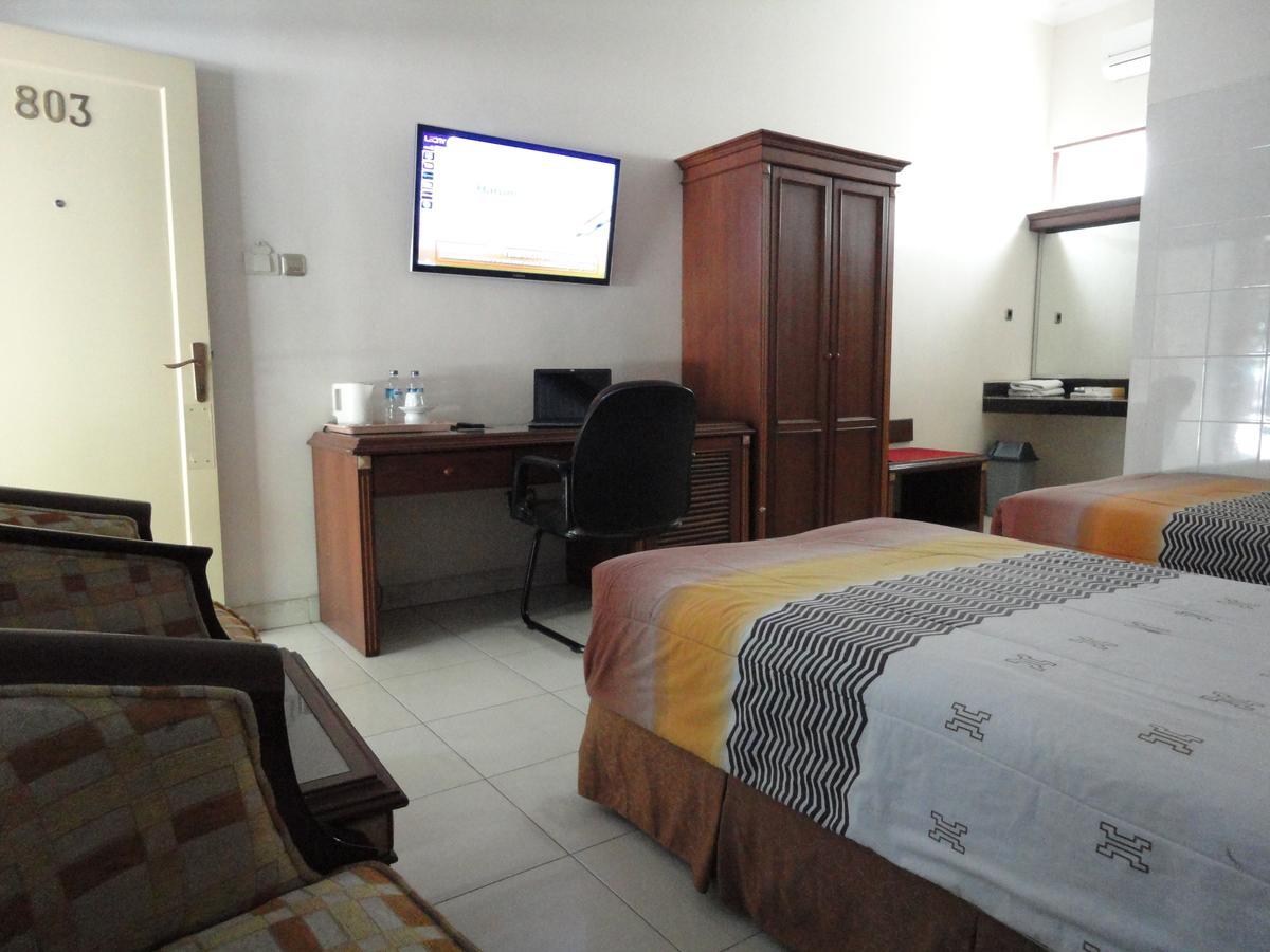 Langensari Hotel Сиребон Екстериор снимка