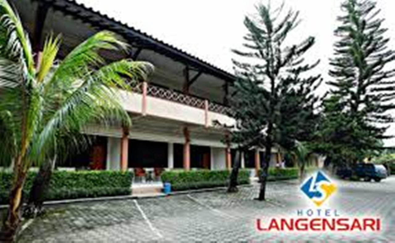 Langensari Hotel Сиребон Екстериор снимка