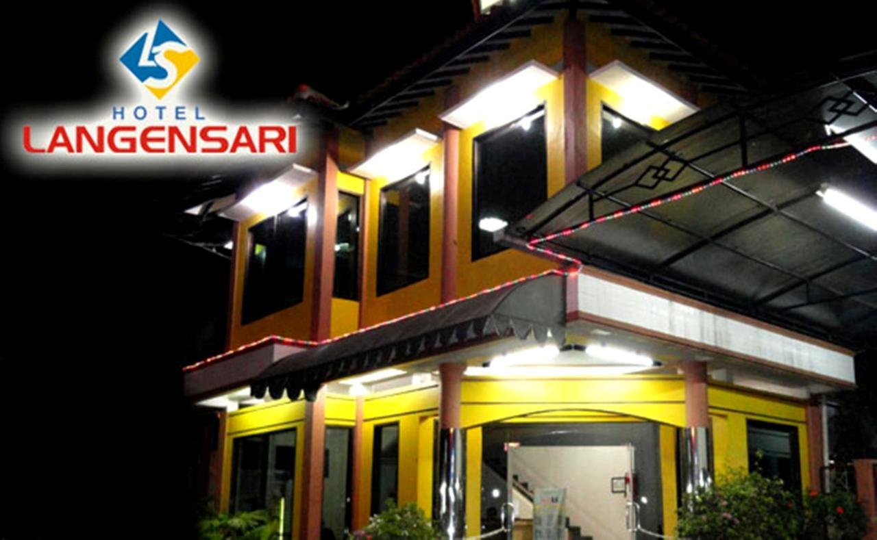 Langensari Hotel Сиребон Екстериор снимка