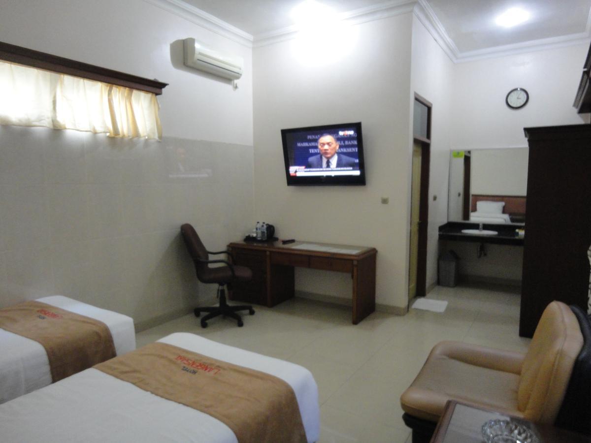 Langensari Hotel Сиребон Екстериор снимка
