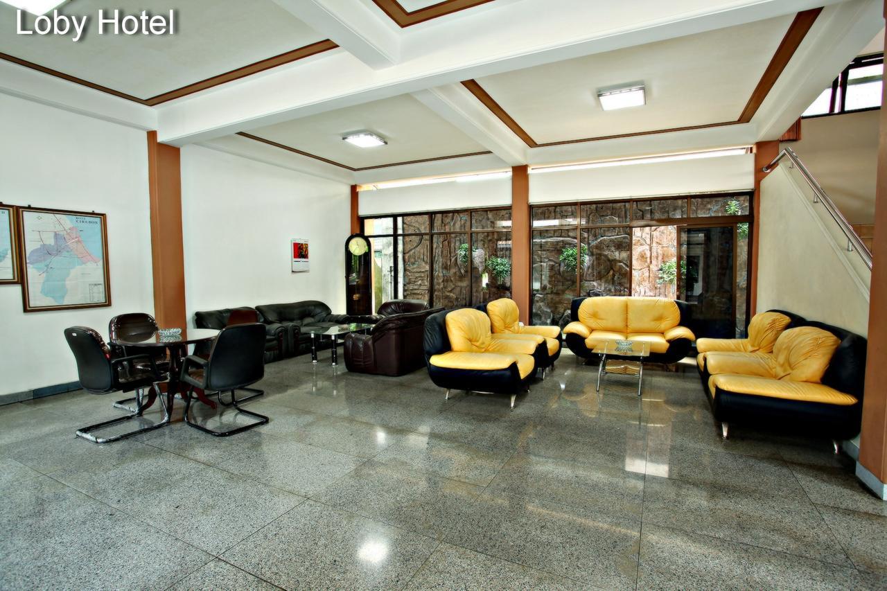 Langensari Hotel Сиребон Екстериор снимка